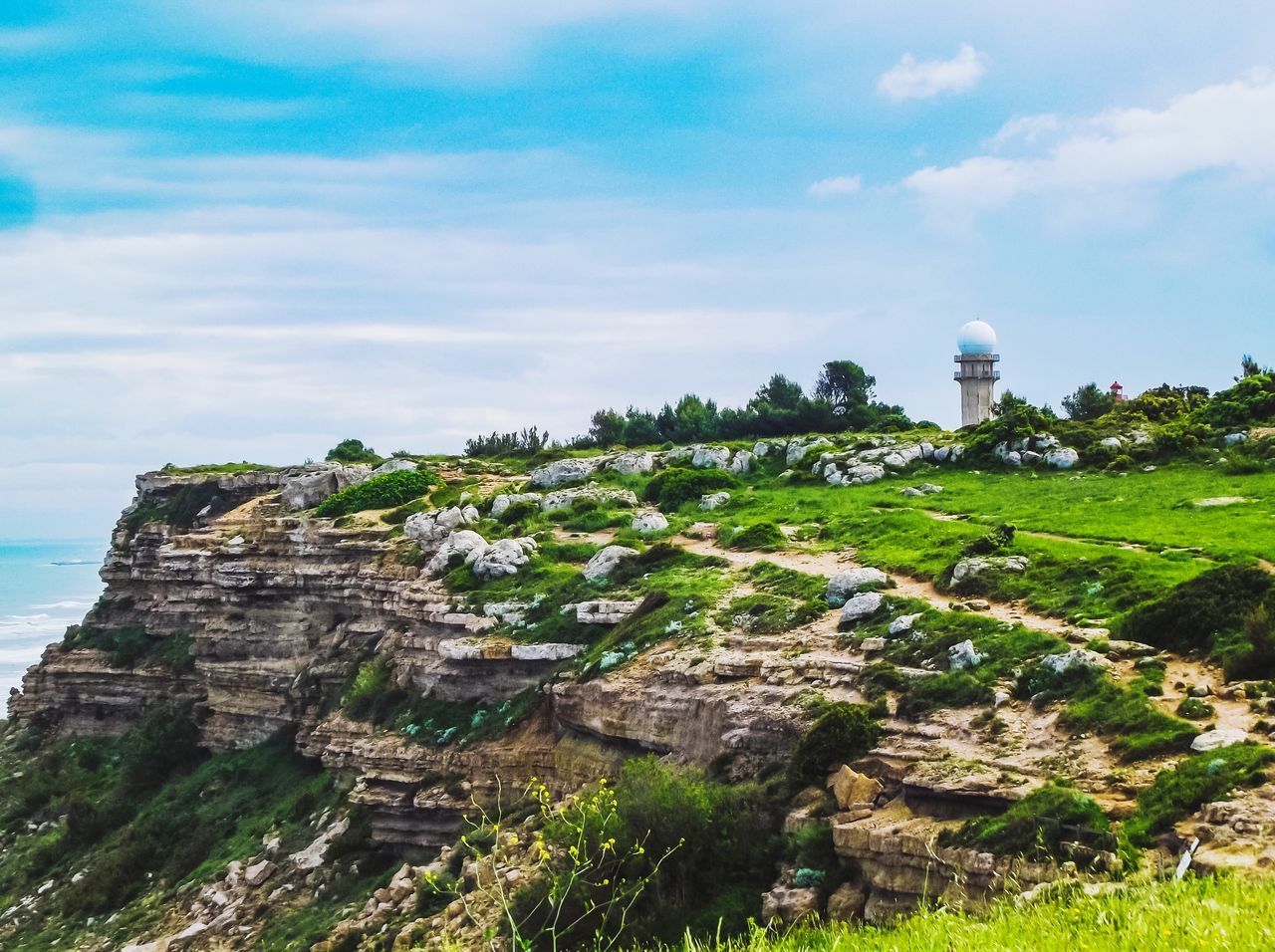 PANORAMIC VIEW OF BUILDING AGAINST SKY