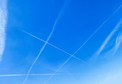 Low angle view of vapor trail in sky