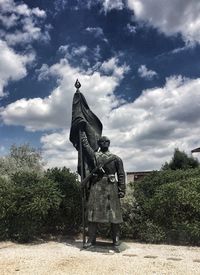 Statue against sky