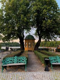 Empty bench in park