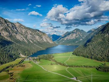 A valley view on the heiterwanger see