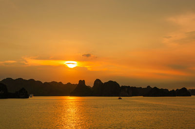 Sunset at ha long bay - vietnam