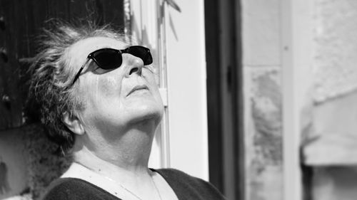 Portrait of young man wearing sunglasses
