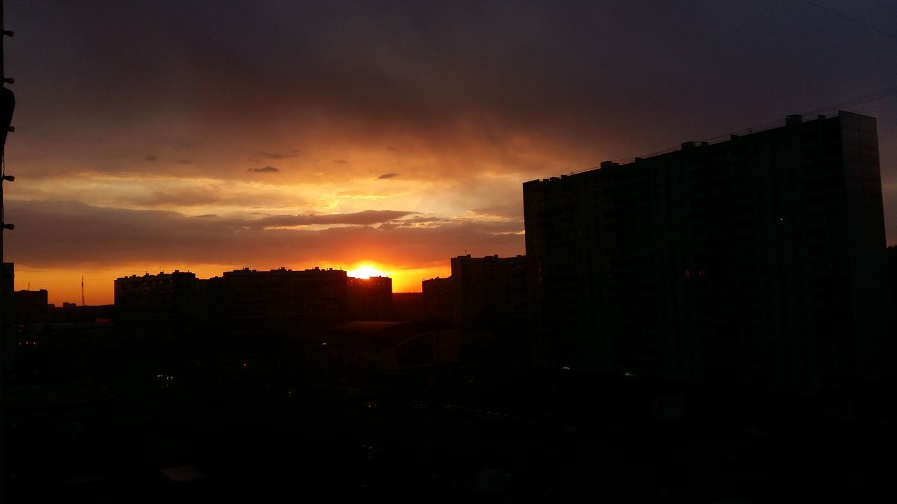 building exterior, sunset, city, sky, architecture, cityscape, skyscraper, urban skyline, cloud - sky, city life, built structure, beauty in nature, nature, apartment, outdoors, no people, day