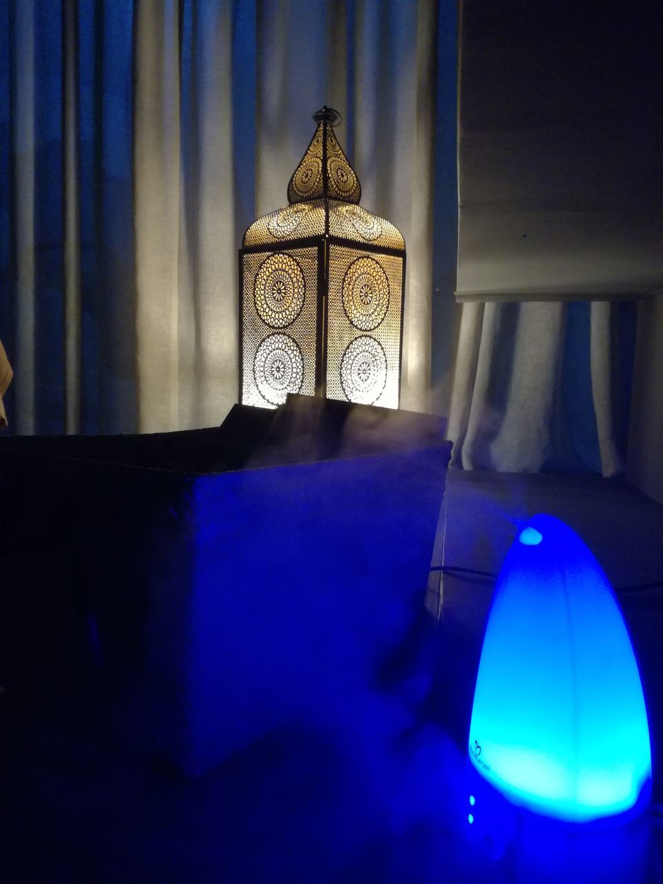 ILLUMINATED ELECTRIC LAMP