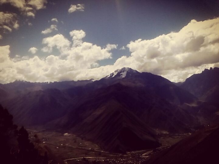 SCENIC VIEW OF MOUNTAIN RANGE