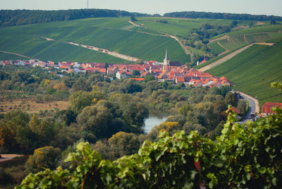 Kleine weinstadt in franken 