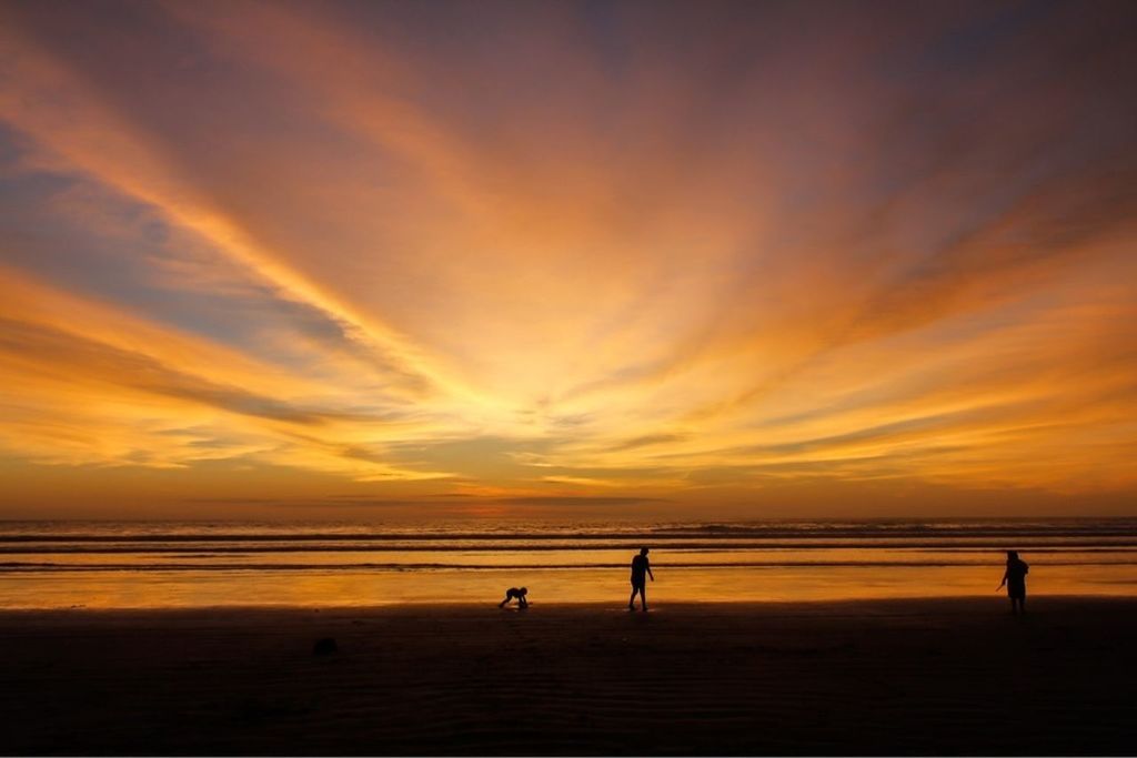 sunset, sea, water, scenics, sky, silhouette, orange color, beach, tranquil scene, beauty in nature, tranquility, horizon over water, cloud - sky, idyllic, shore, dramatic sky, nature, reflection, cloud, incidental people