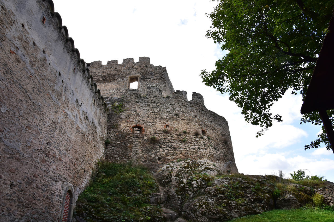 LOW ANGLE VIEW OF FORT AGAINST SKY