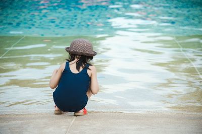 Child at swimming pool