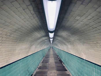 Diminishing perspective in a tunnel