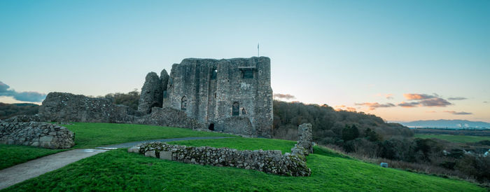 Ruins of building against clear sky