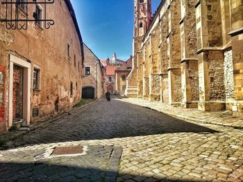 Narrow alley in city