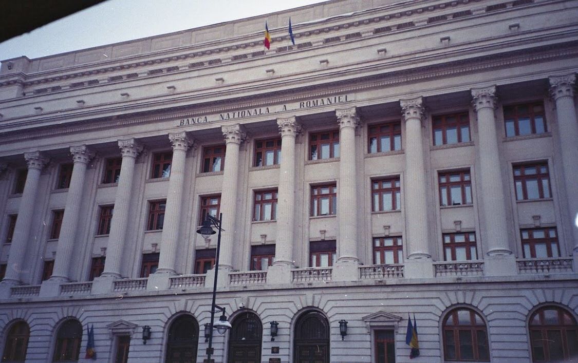 LOW ANGLE VIEW OF BUILDING WITH WINDOWS