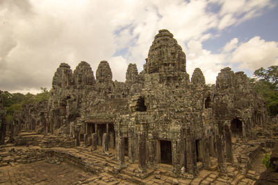 Old ruins of building against sky