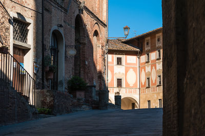 Narrow alley in city