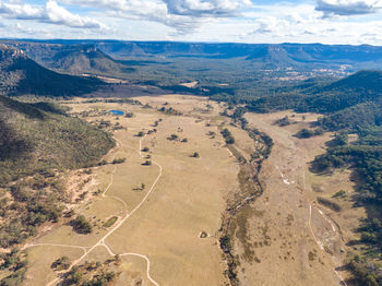 Drone view of wolgan valley, part of the blue mountains near sydney, new south wales, australia. 