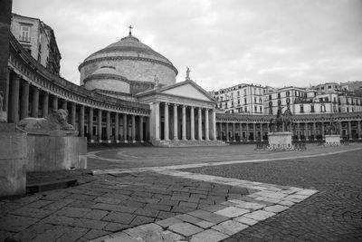 Piazza plebiscito naples