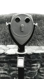 coin-operated binoculars