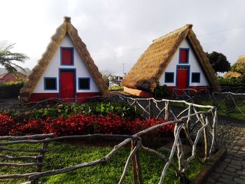 Casas tradicionais em santana / madeira
