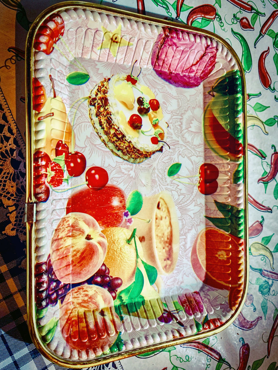 HIGH ANGLE VIEW OF CANDIES ON TABLE