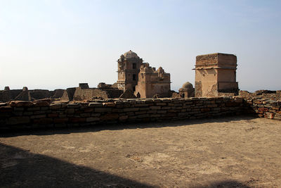 Old ruin building against sky