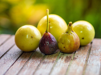 Close-up of apples on table