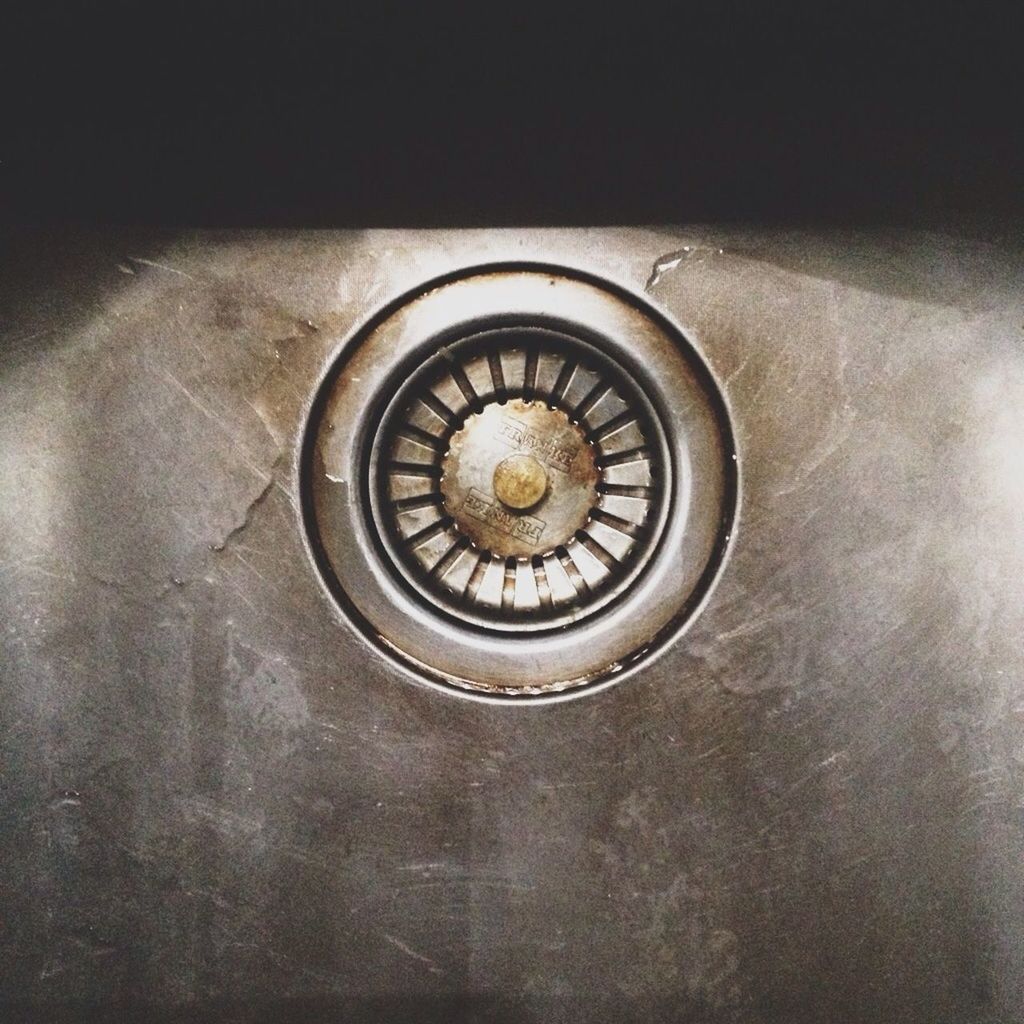 indoors, time, clock, circle, directly above, close-up, single object, still life, old-fashioned, table, high angle view, clock face, no people, antique, geometric shape, wall - building feature, home interior, retro styled, directly below, ceiling