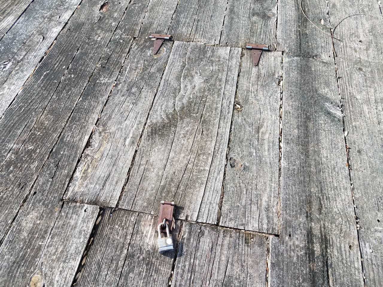 HIGH ANGLE VIEW OF BOARDWALK IN STADIUM