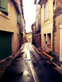 Narrow alley in city