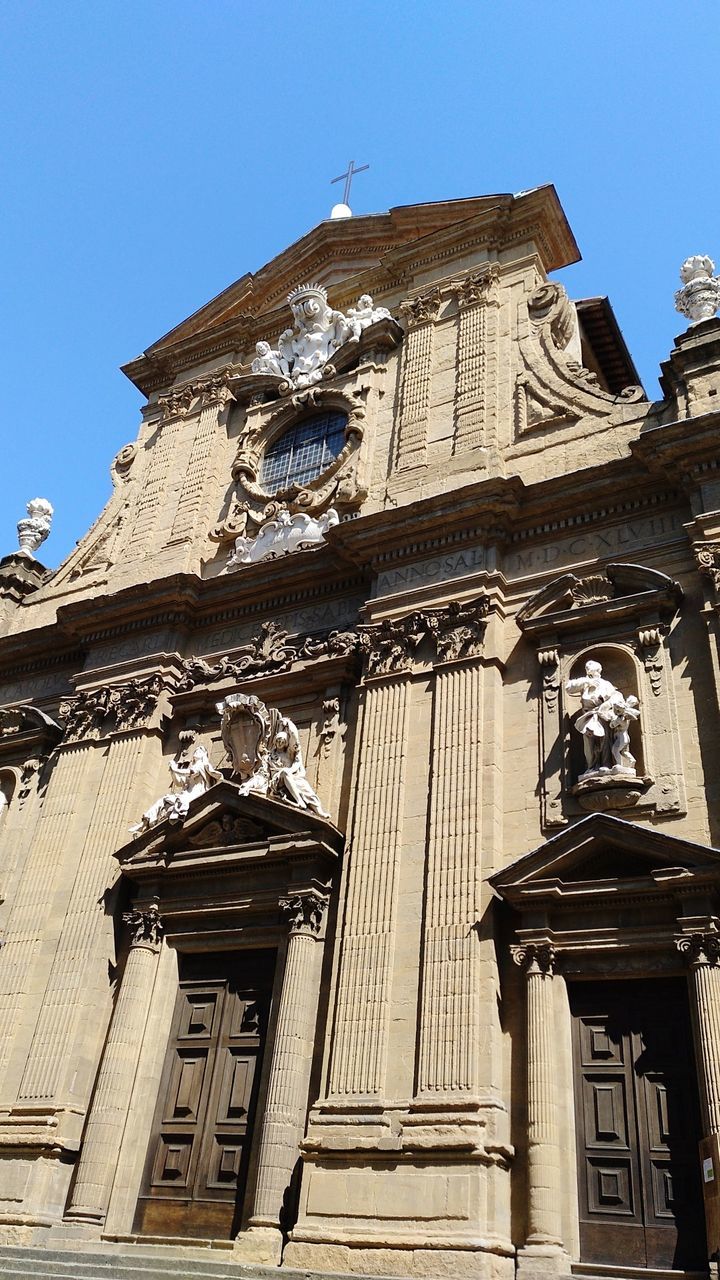 LOW ANGLE VIEW OF BUILDING