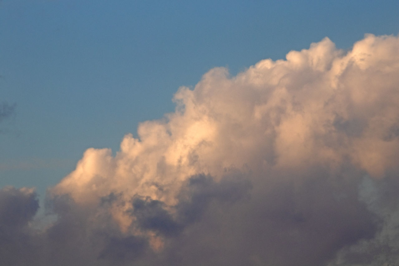 sky, cloud, daytime, nature, cloudscape, beauty in nature, environment, blue, atmosphere, no people, backgrounds, outdoors, wind, fluffy, idyllic, dramatic sky, scenics - nature, sunlight, storm cloud, day, tranquility, spirituality, softness, overcast, religion, copy space, light - natural phenomenon, high up, storm, white, cumulonimbus