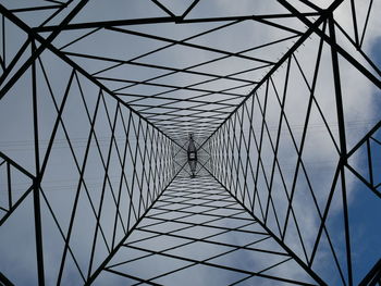 Low angle view of skyscraper against sky