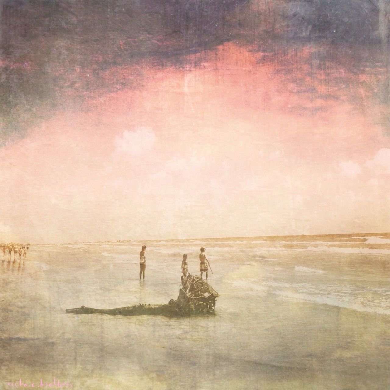 water, leisure activity, lifestyles, sea, beach, men, tranquil scene, tranquility, scenics, nature, shore, sky, standing, beauty in nature, person, vacations, sand