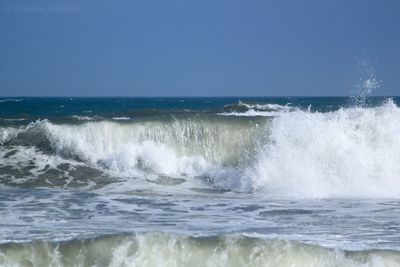 Waves splashing in sea