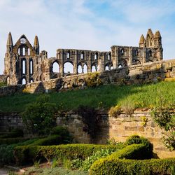 Old ruin building against sky