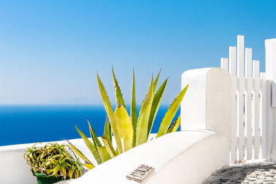 Santorini, entrance to the apartment with view at the ocean 