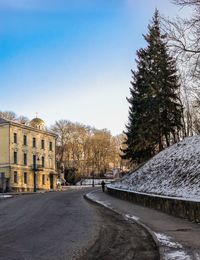 Historical buildings on the old street of kamianets-podilskyi old town quarter on a winter morning