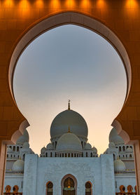 Sheikh zayed grand mosque in abu dhabi