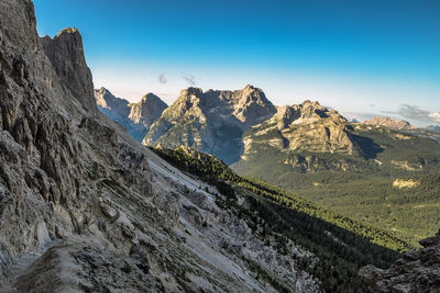 Cadini di misurina and alpine mountain path bonacossa, trentino, italy