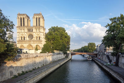 River seine on its way to notre dame cathedral
