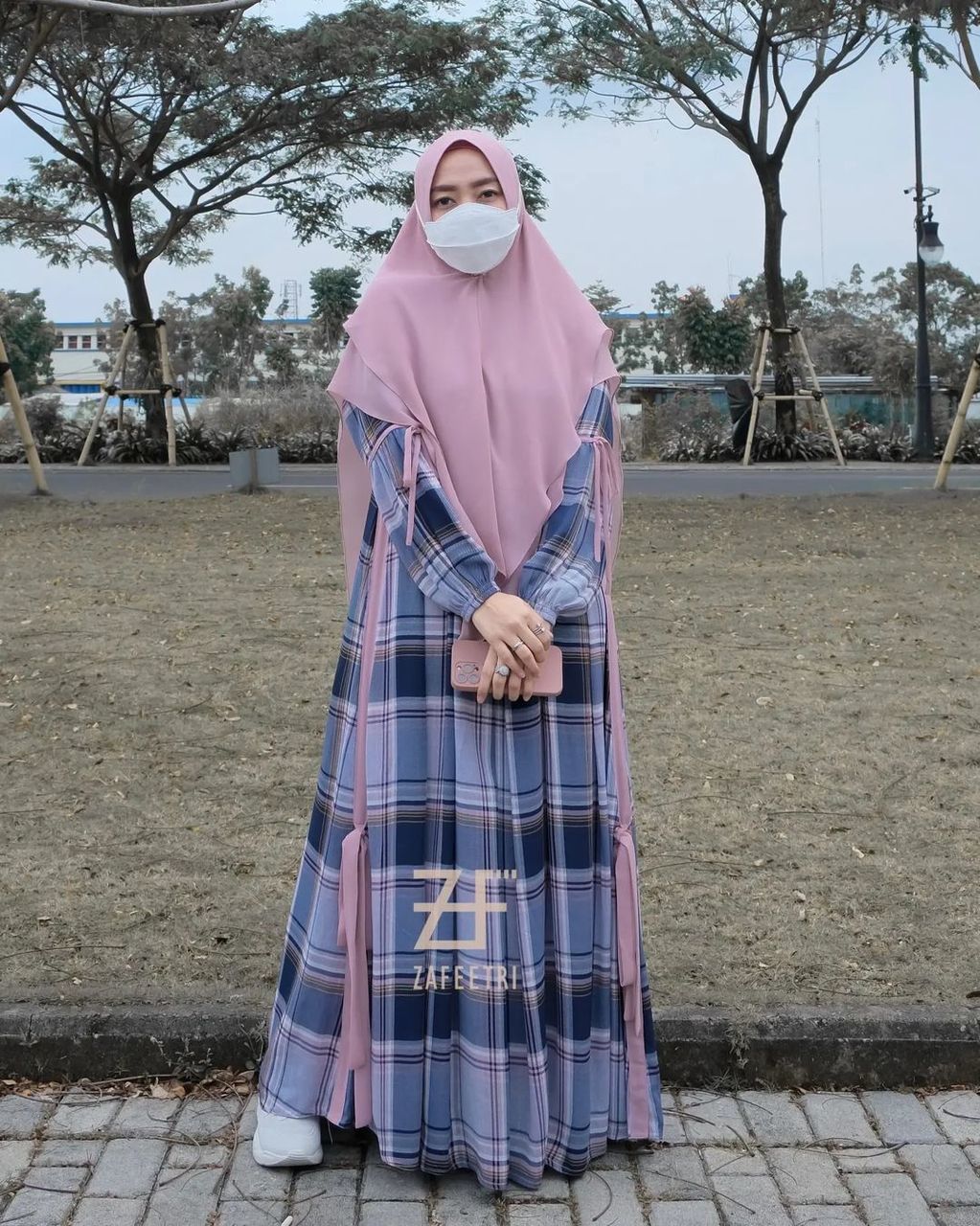 latest model.. muslim hijab online 120$ Hijabstyle  Moeslem Hijabfashion Fashion Hijabbeauty Tree Portrait Full Length Standing Looking At Camera Front View Traditional Clothing Women Sky