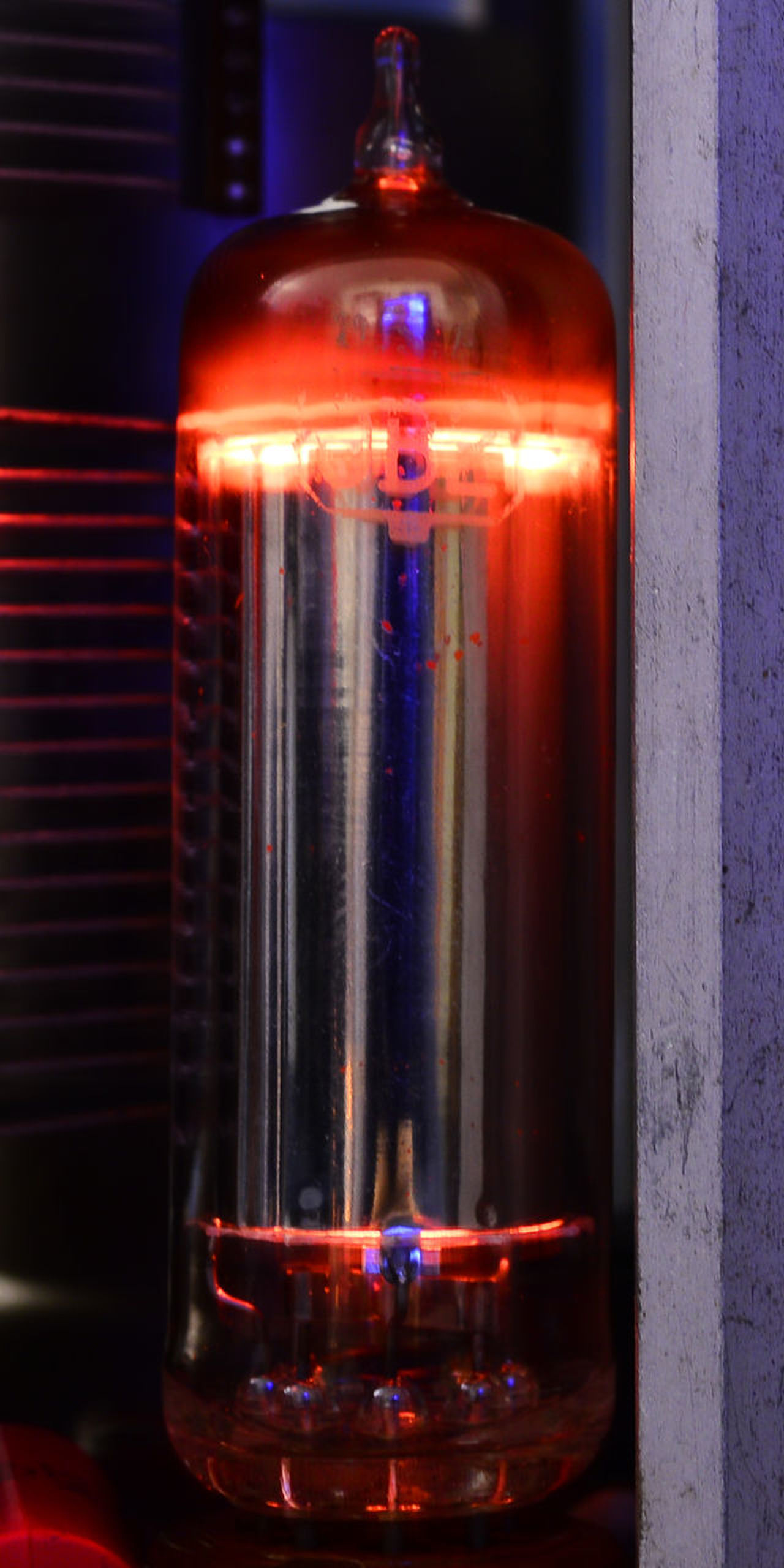 Vacuum tube