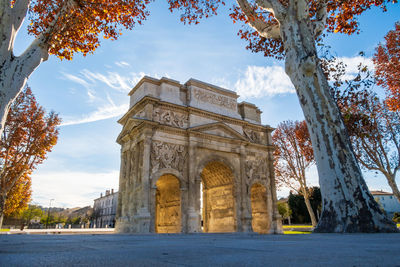 Roman triumphal arch, historical memorial building in orange city, in the vaucluse department