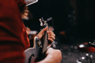 Man playing mandolin