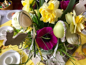 Various flowers in indoors