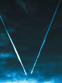 vapor trail