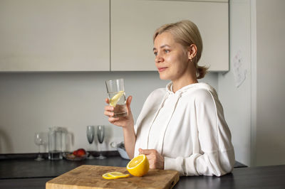 Prepare water with lemon for taking on an empty stomach. proper nutrition