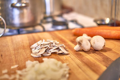 Bread and knife on cutting board