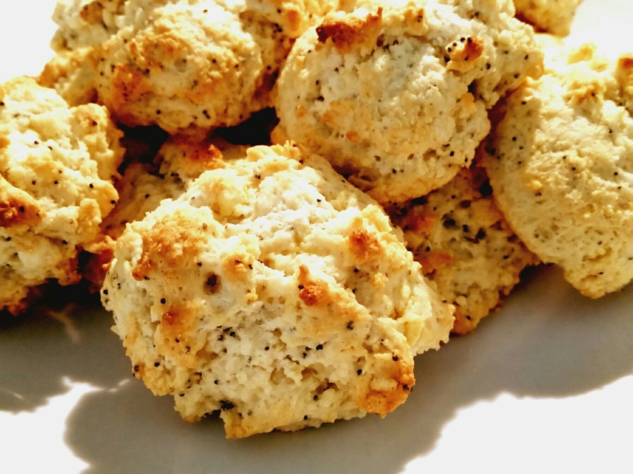 Lemon poppy scones